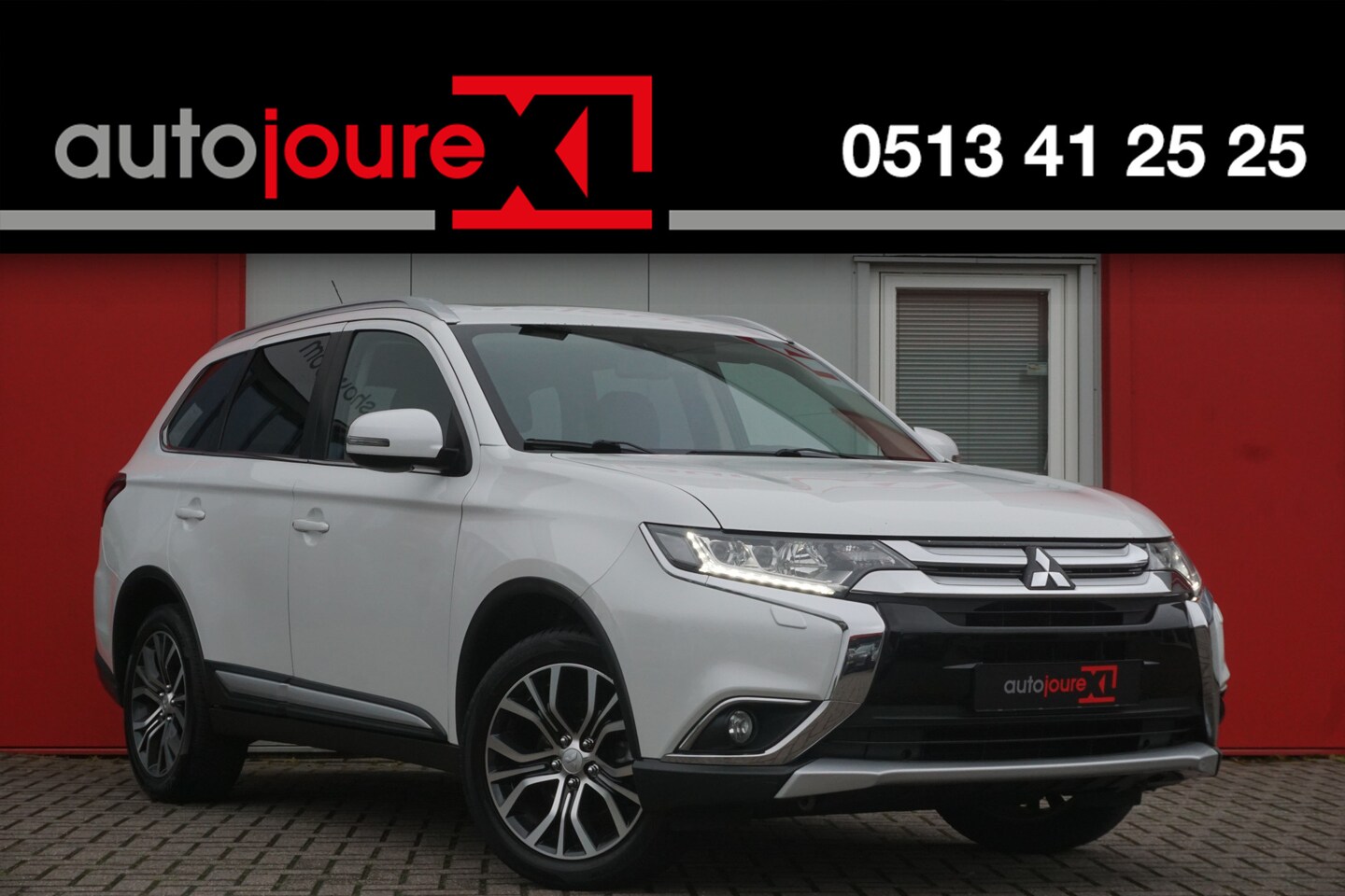 Mitsubishi Outlander - 2.0 Instyle Automaat | 7-Persoons | Leder | Premium Audio | - AutoWereld.nl