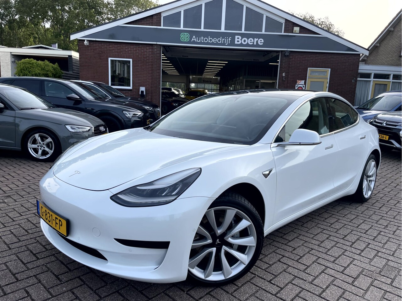 Tesla Model 3 - RWD Plus Pano-Dak, 19''Lmv, Leer - AutoWereld.nl