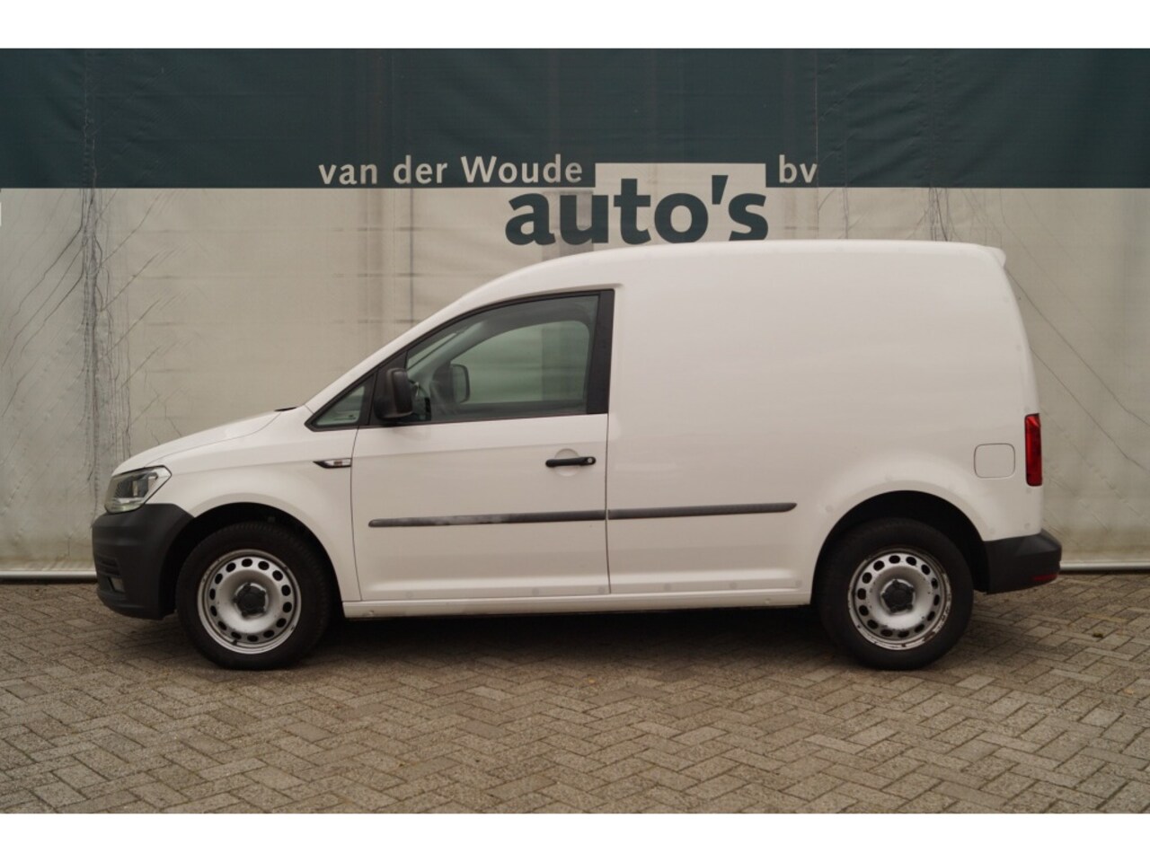Volkswagen Caddy - 2.0 TDI 150pk DSG L1-H1 -NAVI-PDC-CRUISE-CARPLAY- - AutoWereld.nl