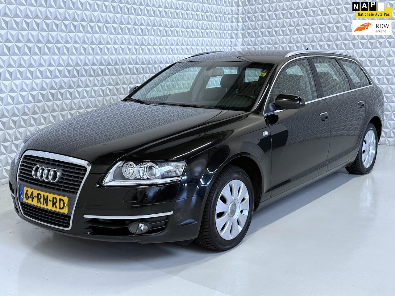 Audi A6 Avant - 2.4 Navigatie + Leder + Xenon + Parkeersensoren - AutoWereld.nl