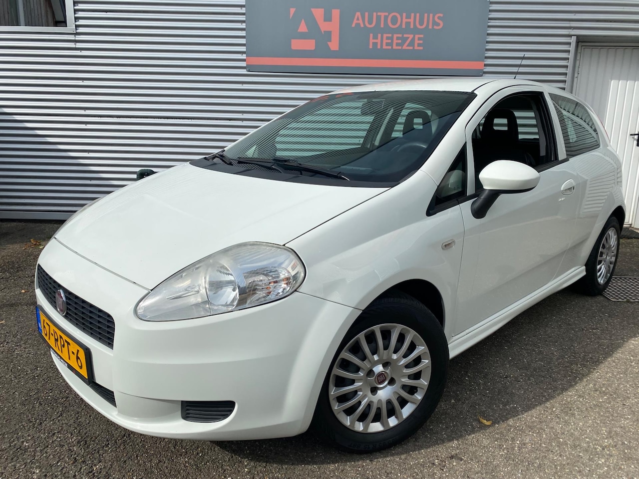 Fiat Grande Punto - 1.3 M-Jet Actual * AIRCO|ELEKTR. RAMEN|STUURBEKR. APK * - AutoWereld.nl