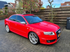 Audi RS4 - 4.2 V8 RS4 quattro RS4