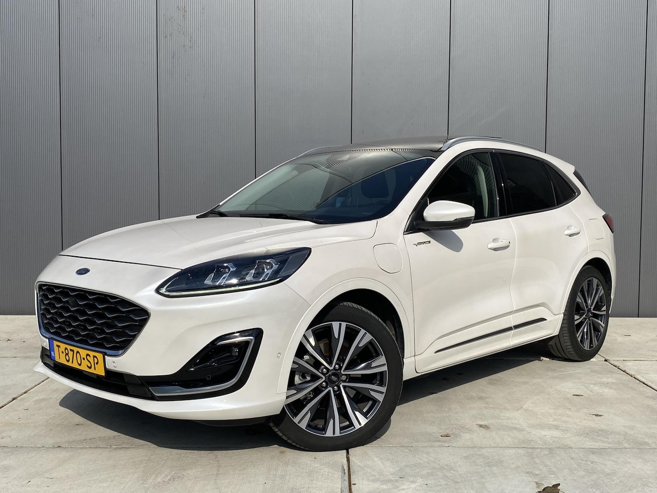 Ford Kuga - 2.5 PHEV Vignale / 225 PK / Panoramadak / Adaptieve Cruise / 20 inch - AutoWereld.nl