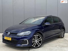 Volkswagen Golf - 1.4 TSI 204pk GTE PHEV Panoramadak / Active Info Display / LED