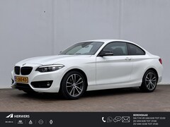 BMW 2-serie Coupé - 218i Executive Sport Line Business Automaat / Parkeersensoren / Navigatie / Lage km stand