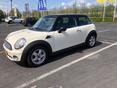 MINI Cooper - 1.6 Cooper Business Line 122pk R56 Lage Kilometer stand, goed onderhouden, recent blanco APK gekeurd tot 10-2024