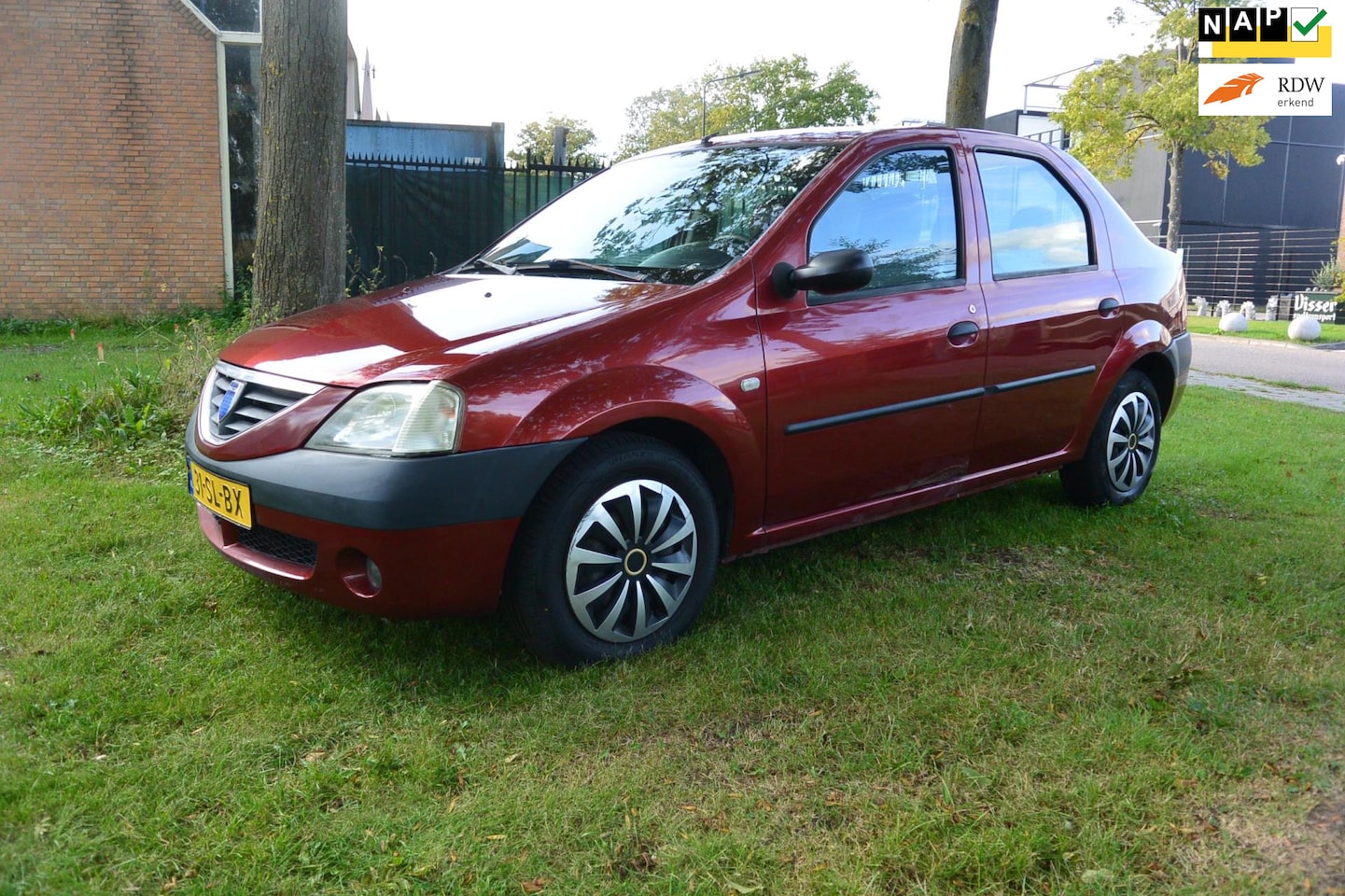 Dacia Logan - 1.6 Lauréate sedan*airco*elektr pakket - AutoWereld.nl