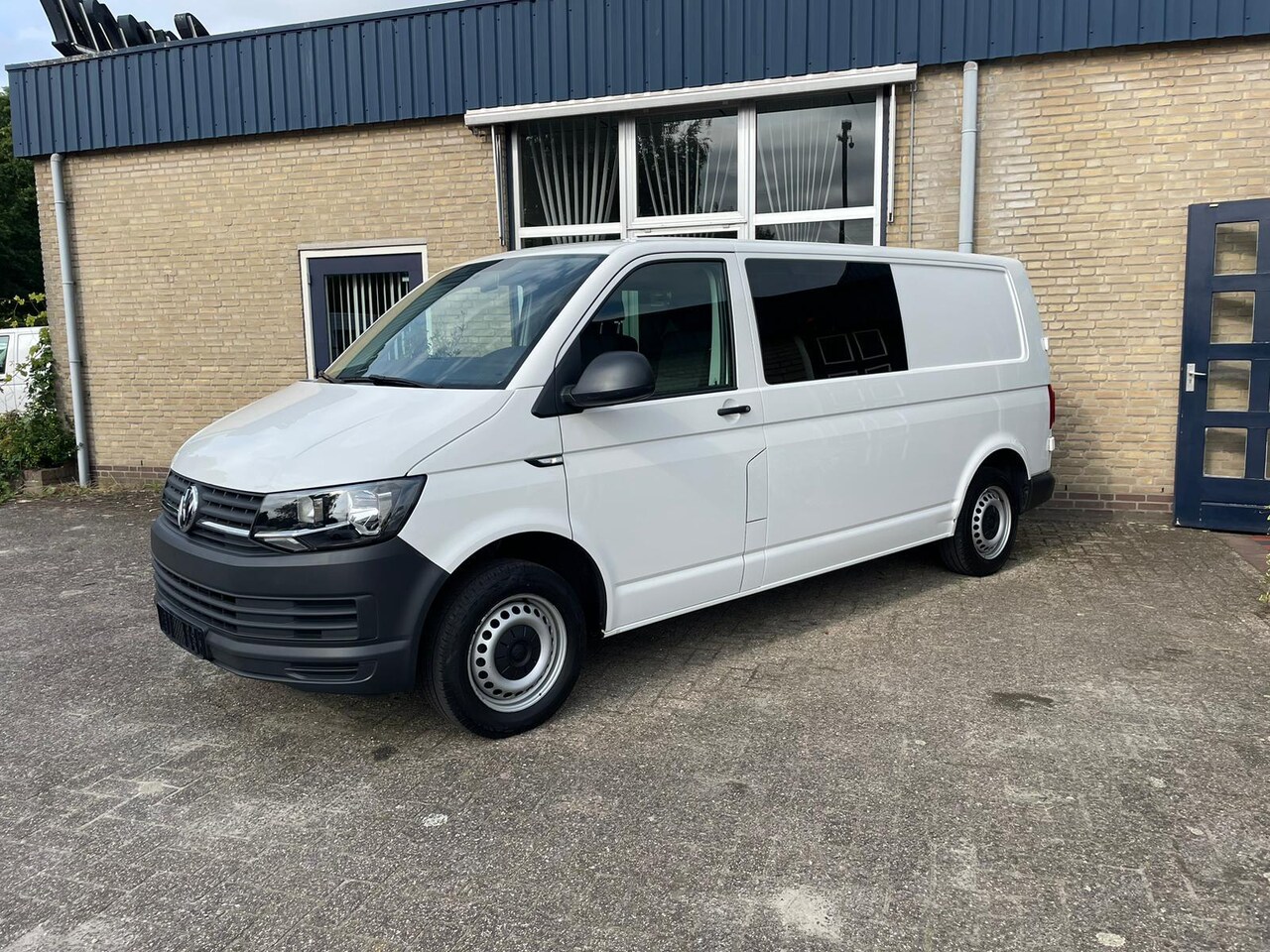 Volkswagen Transporter - 2.0 TDI L2H1 DC 2.0 TDI L2H1 DC - AutoWereld.nl