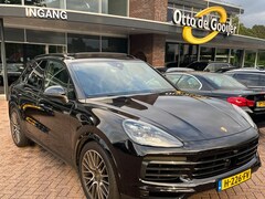 Porsche Cayenne - 3.0 E-Hybrid / Trekhaak / Panoramadak / 360Camera / Head-up / Burmester / 22'' / Softclose