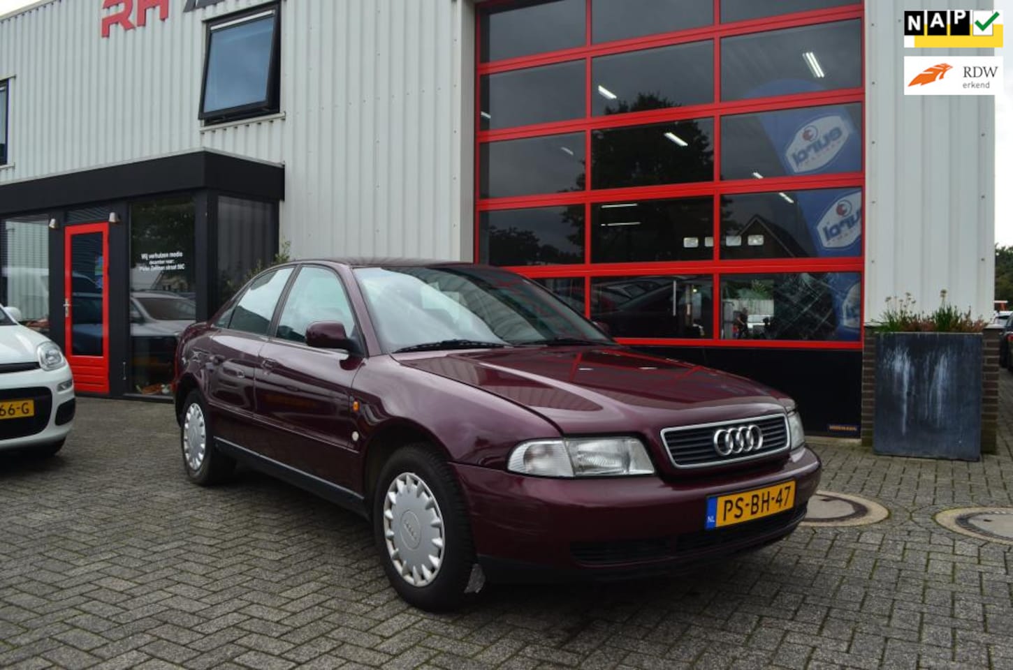 Audi A4 Limousine - 1.6/NIEUWE APK/CLIMA/ELEK PAKKET - AutoWereld.nl