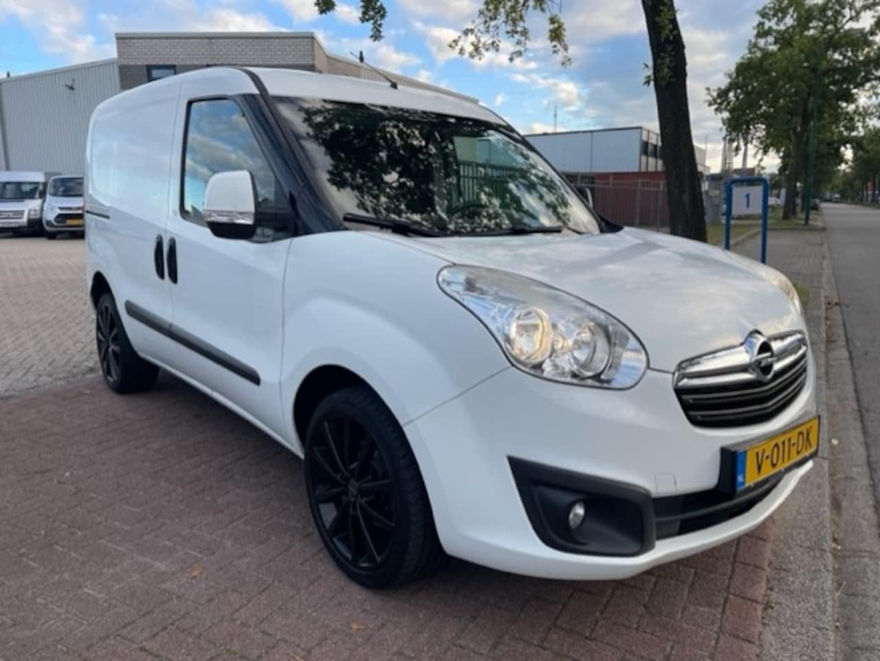 Opel Combo - 1.3 CDTi L1H1 ecoFLEX Sport 86.000km Airco,Cruisecontrol,Schuifdeur - AutoWereld.nl