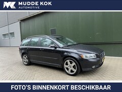 Volvo V50 - 2.5 T5 Momentum | 221Pk | Youngtimer | Leder | Trekhaak