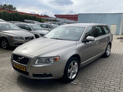 Volvo V70 - 3.0 T6 AWD Summum BLIS PDC camera BTW voordeel €400,