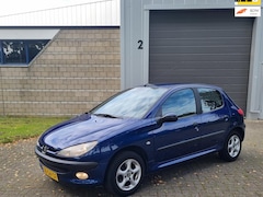 Peugeot 206 - 1.4 Gentry AIRCO APK 8-2024 NETTE STAAT 5 DEURS