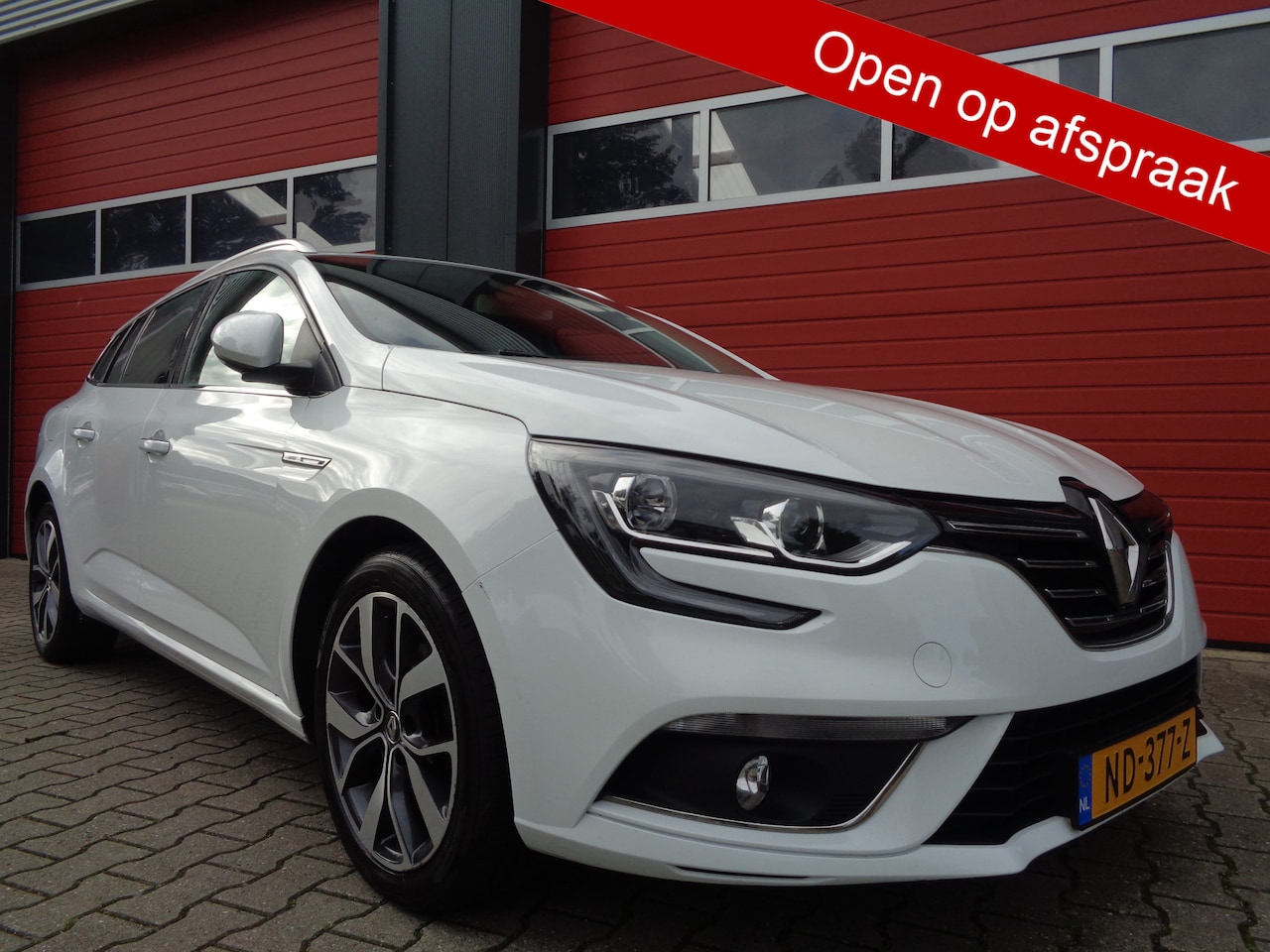 Renault Mégane Estate - 1.2 TCe Bose 101PK Clima Navi Clima Cruise 6-BAK LMV NL-Auto - AutoWereld.nl