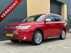Mitsubishi Outlander - 2.0 ClearTec 7Persoons Business Edition | Trekhaak | Navi |