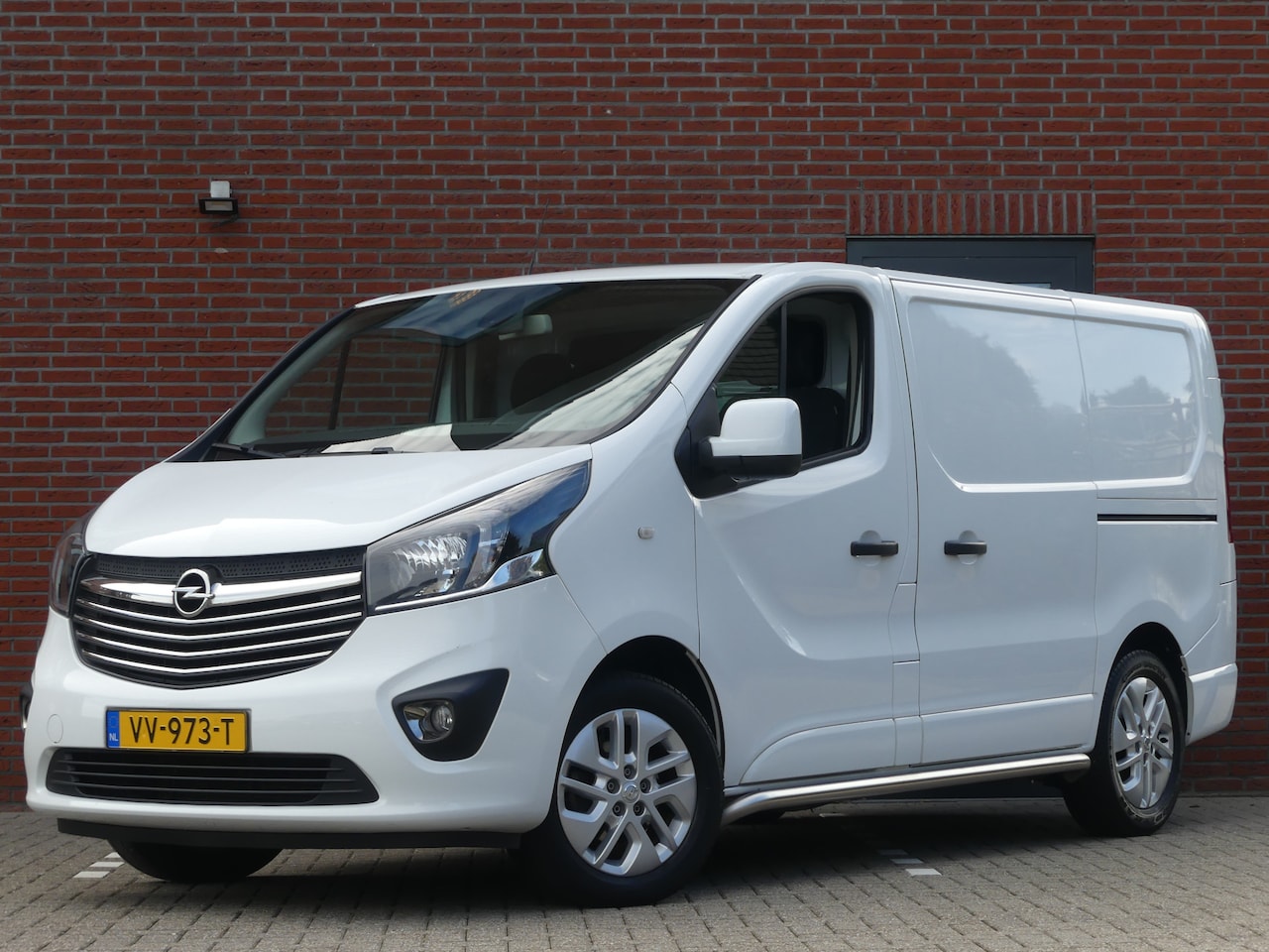 Opel Vivaro - 1.6 CDTI L1 120PK Dubbele schuifdeur Camera/Trekhaak - AutoWereld.nl