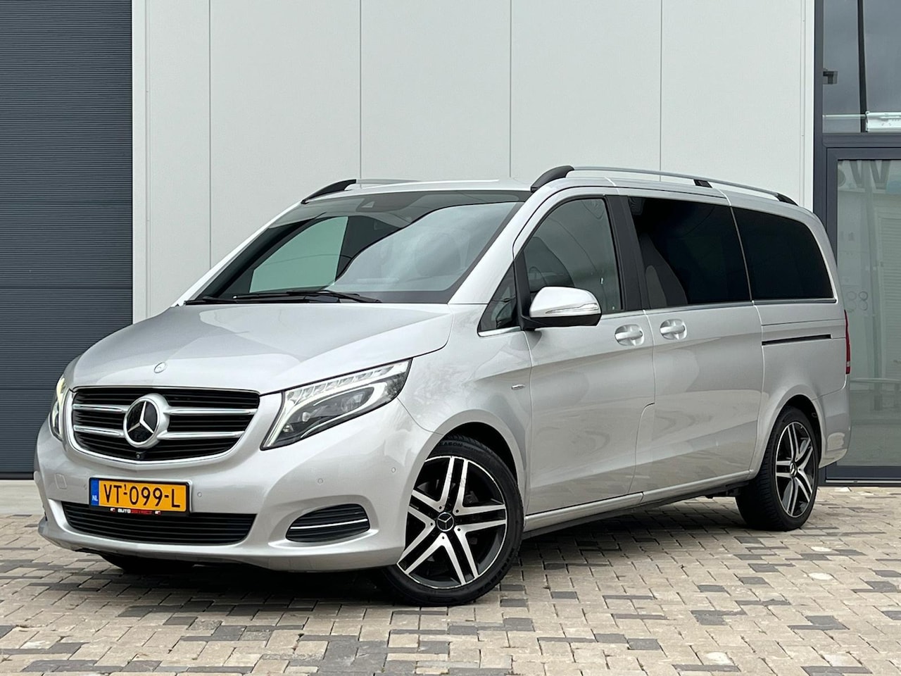 Mercedes-Benz V-klasse - 250d Lang DC Avantgarde Edition Automaat Navi Camera Grijs kenteken - AutoWereld.nl