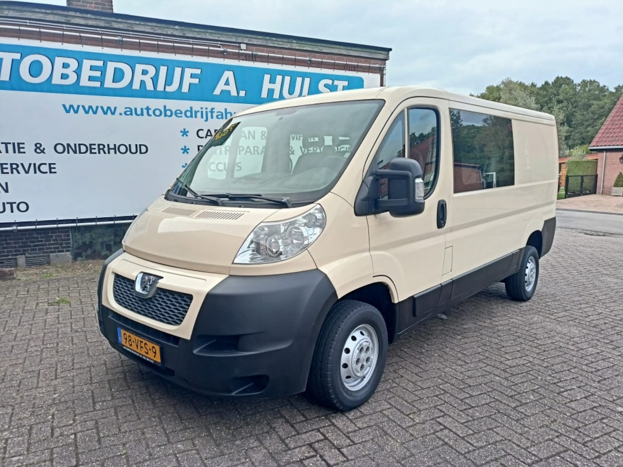 Peugeot Boxer - 330 2.2 HDI L2H1 DC 330 2.2 HDI L2H1 DC - AutoWereld.nl