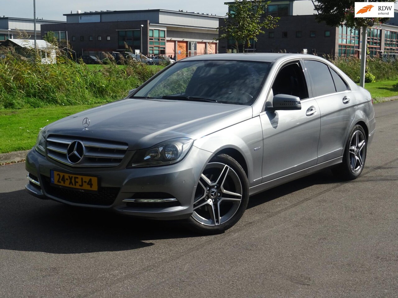MercedesBenz Cklasse 220 CDI Avantgarde AUT. LEER/NAVI/PDC 2011