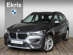 BMW X1 - xDrive25e High Executive / Achteruitrijcamera / Head-Up Display / Navigatiesysteem Plus /