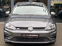 Volkswagen Golf - 7.5 1.5 TSI 150PK Highline R-LINE NAVI LED