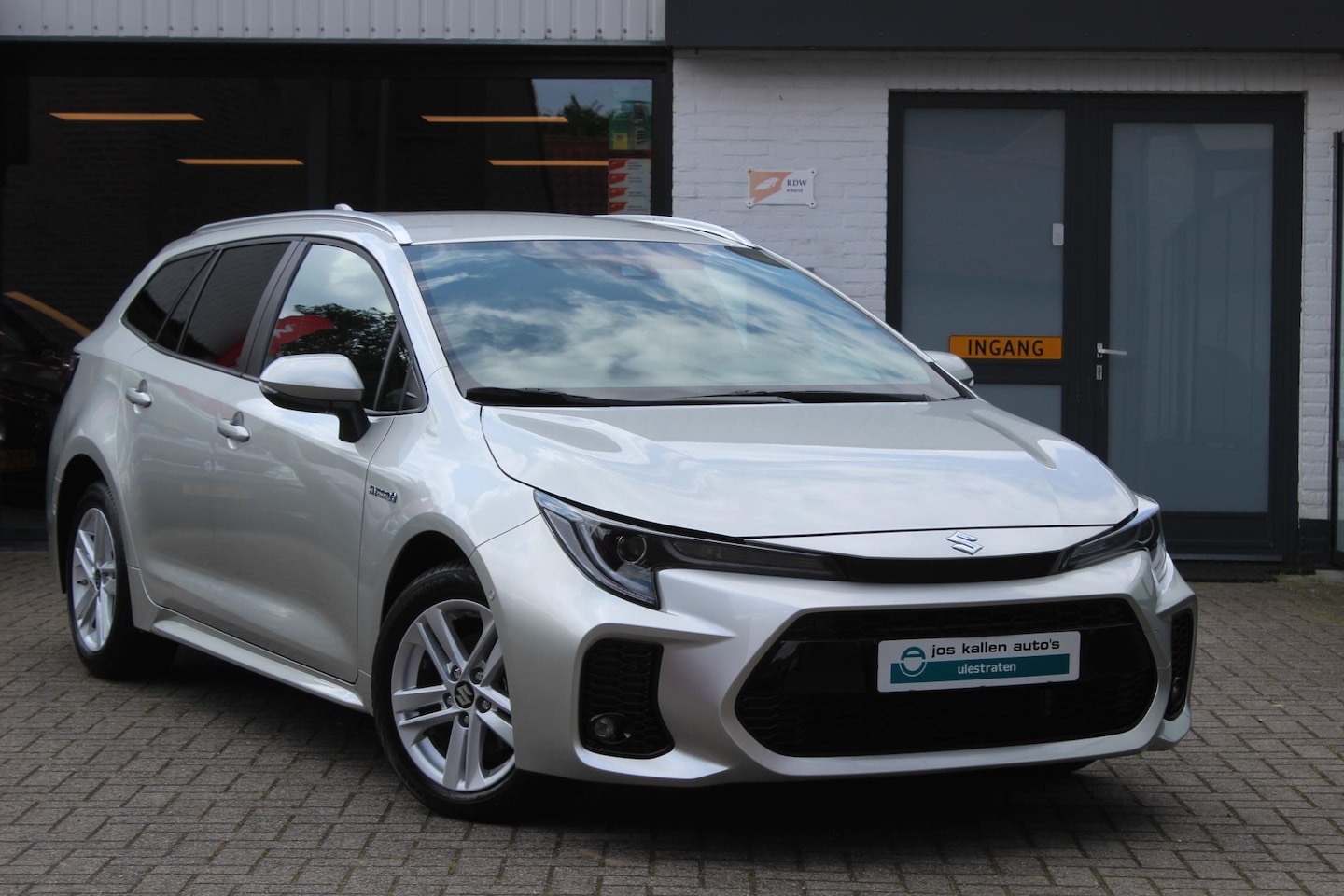 Suzuki Swace - 1.8 Hybrid Style Bliss, Carplay Navi, Clima, Camera, Cruise, NIEUWSTAAT. - AutoWereld.nl