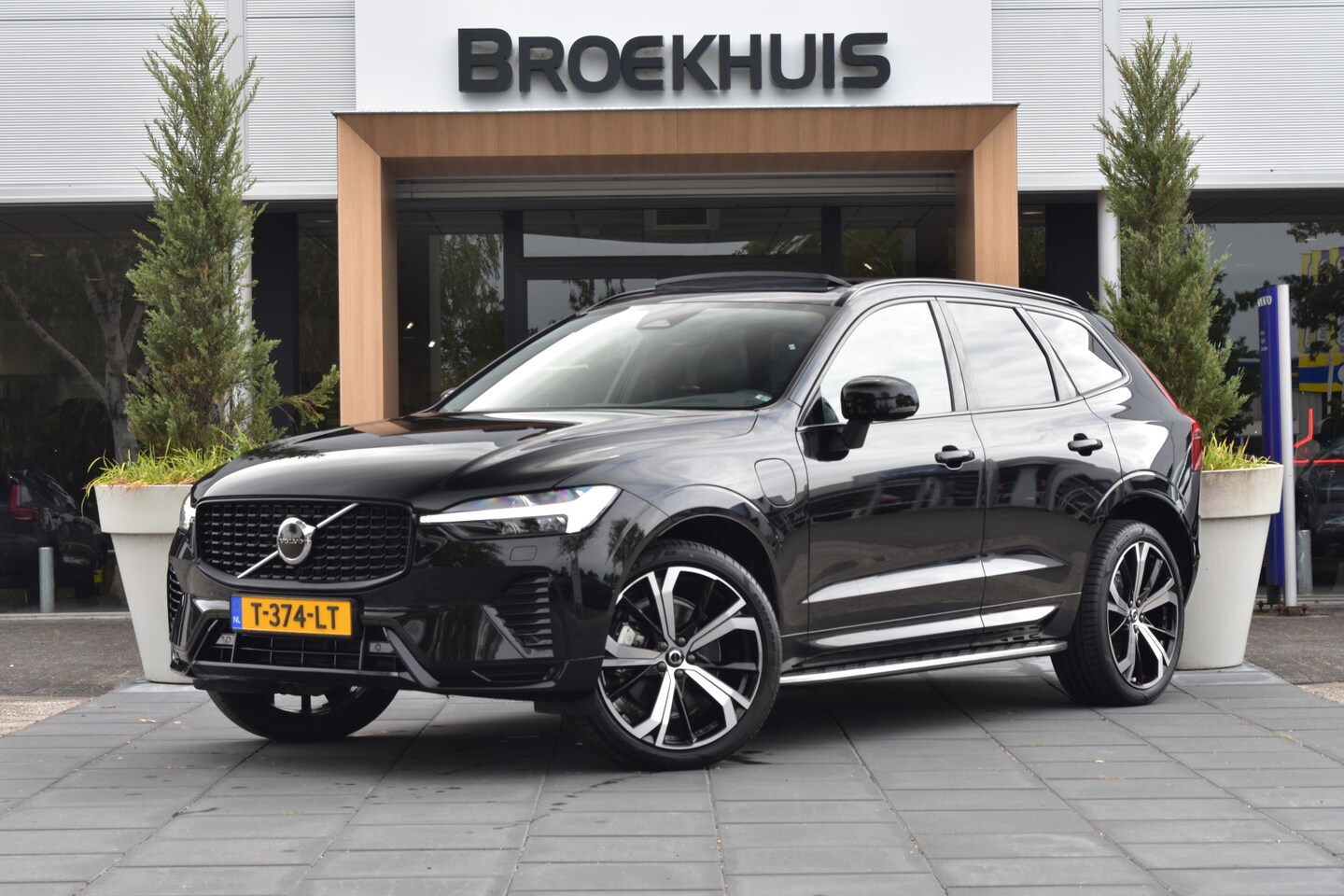 Volvo XC60 Recharge T6 AWD Plus Dark Long Range Panoramisch schuif