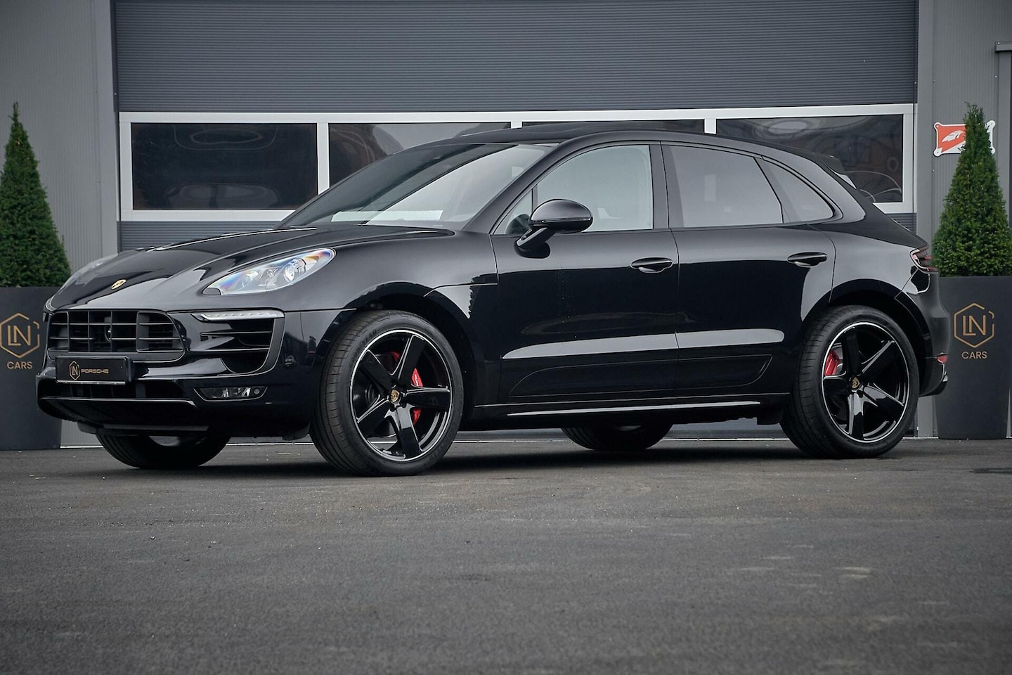 Porsche Macan - 3.6 Turbo 400PK | Panodak | Alcantara hemel - AutoWereld.nl