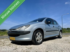 Peugeot 206 - 1.4 XR, BJ 2002, APK Juni 2025, Zuinige Auto