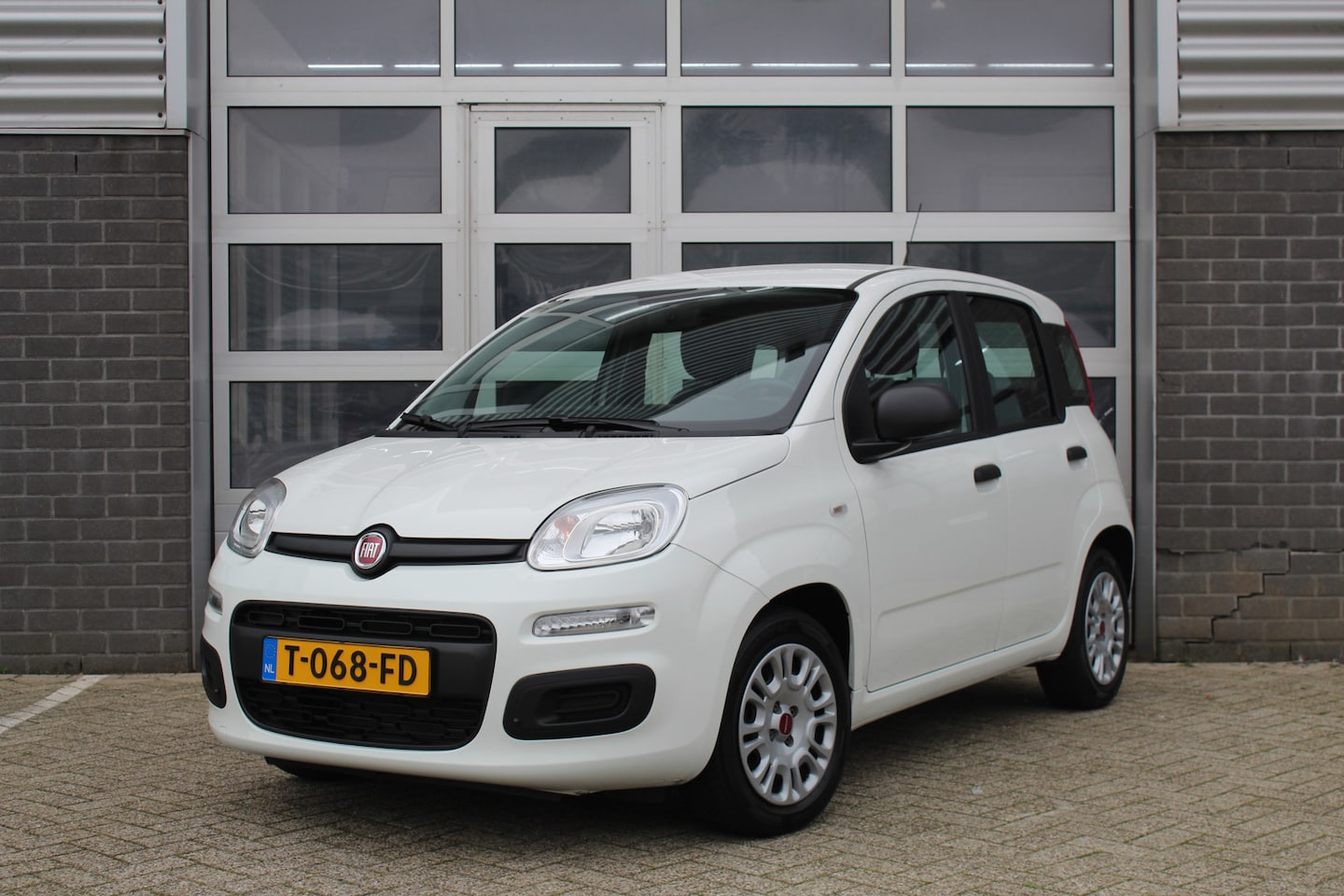 Fiat Panda - 1.0 Hybrid Panda / Airco / Trekhaak / Zuinig! - AutoWereld.nl