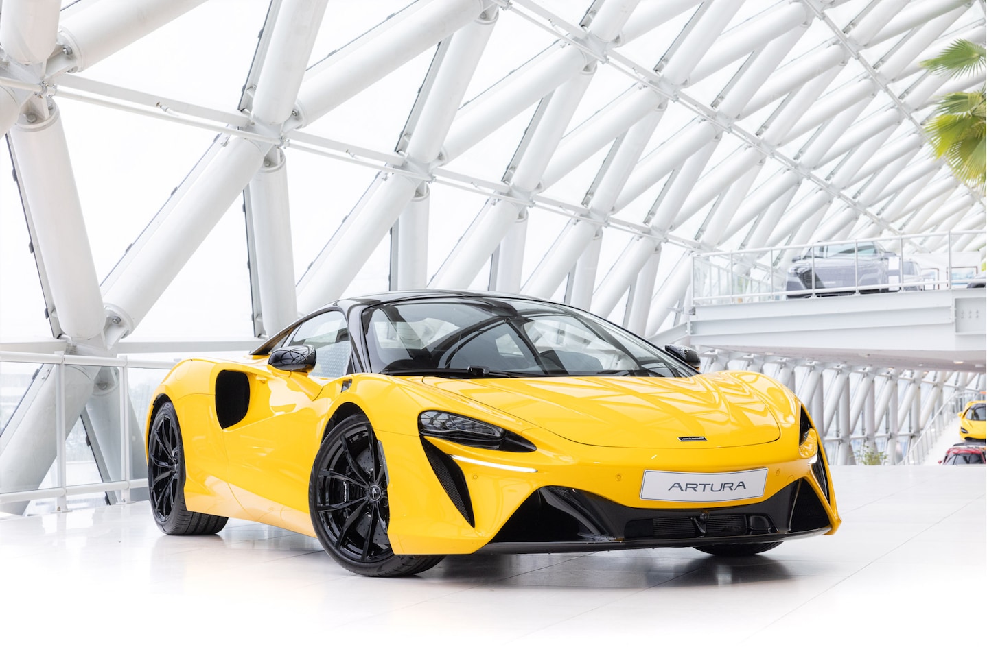 McLaren Artura - 3.0 V6 Plug-in | 680pk | Volcano Yellow | Black Pack | Performance | - AutoWereld.nl