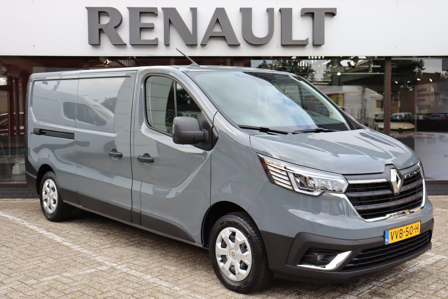 Renault Trafic - 2.0 dCi 130 T30 L2H1 Business - AutoWereld.nl