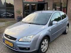 Ford Focus - 1.6-16V Ambiente