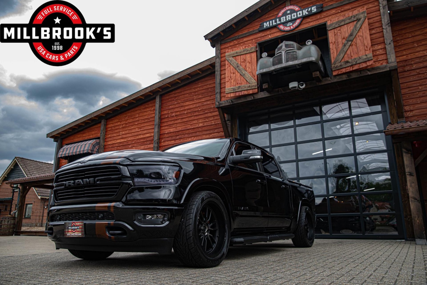 Dodge Ram 1500 - 5.7 V8 Laramie Sport Night Millbrooks Copper Edition Lowered, LPG, 6 jaar garantie!! - AutoWereld.nl