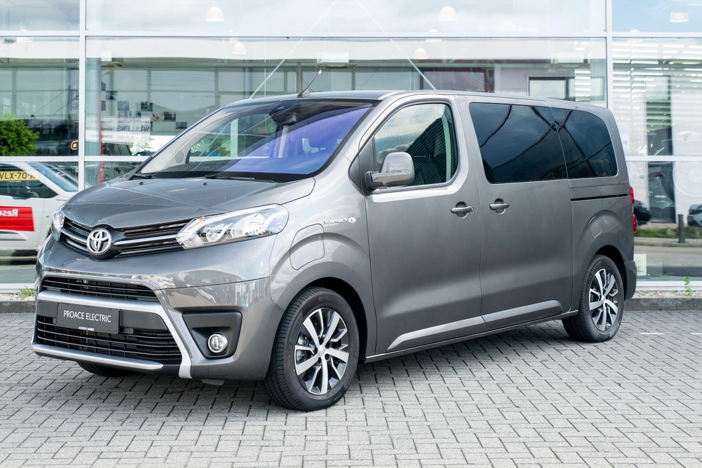 Toyota ProAce Verso - Medium Extra Range 75 kWh | Taxi Mogelijk | 8 pers - AutoWereld.nl