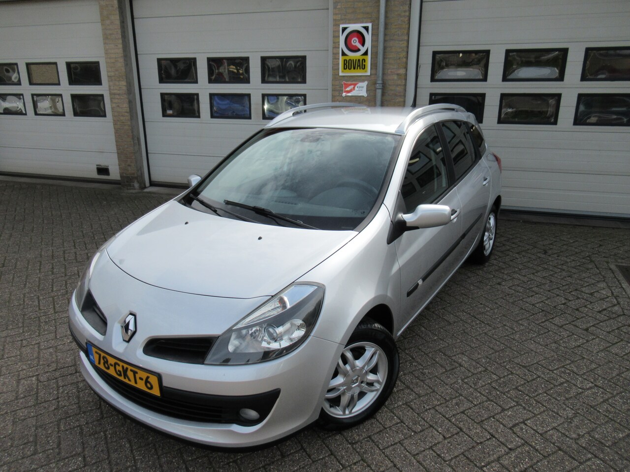 Renault Clio Estate - 1.6-16V Dynamique 1.6-16V Dynamique - AutoWereld.nl