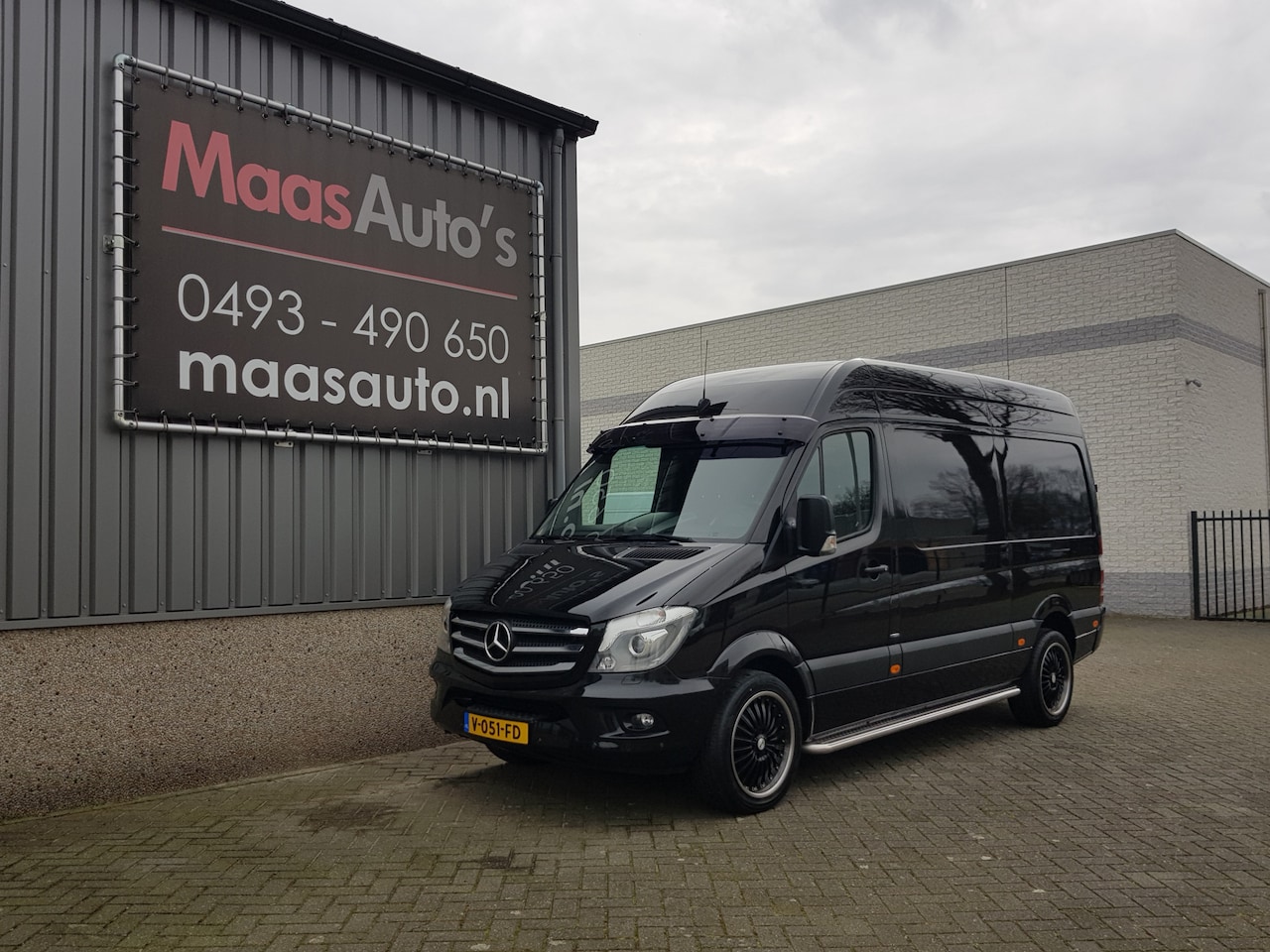 Mercedes-Benz Sprinter - 319 3.0 V6 CDI automaat l2/h2 3500 kg trekvermogen 1e eigenaar - AutoWereld.nl