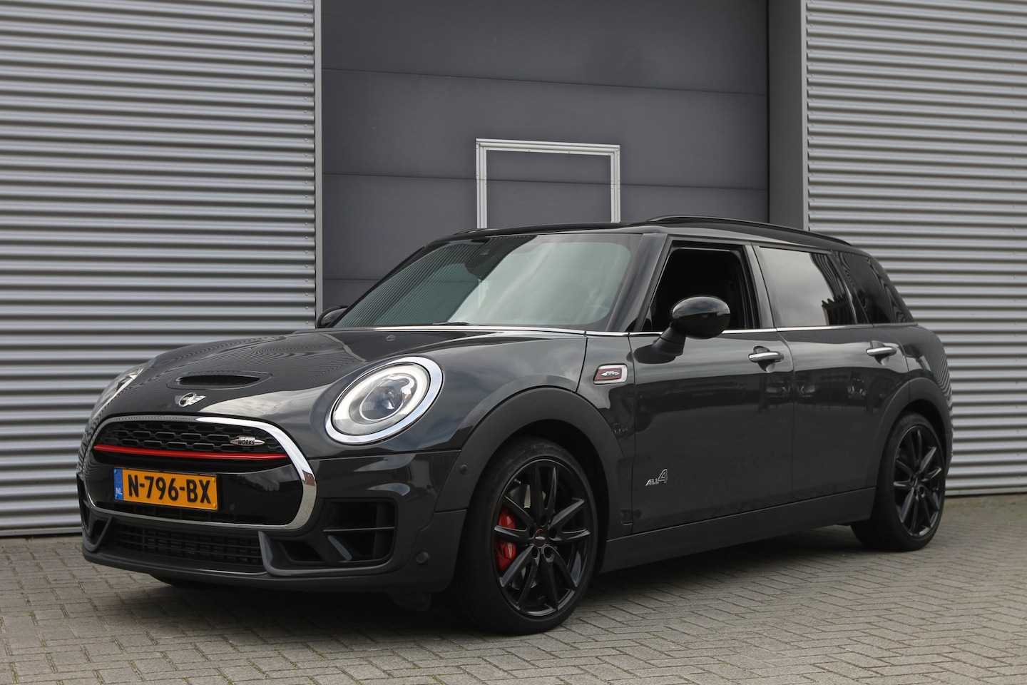 MINI Clubman - 2.0 John Cooper Works ALL4 Chili I 232 PK I AUT. I NAVI I LEDER I CARPLAY I CAMERA - AutoWereld.nl