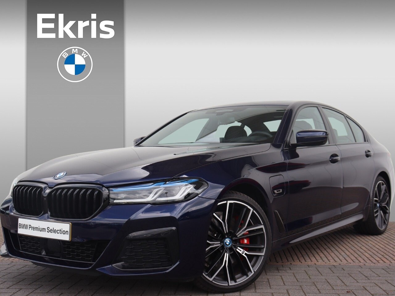 BMW 5-serie - Sedan 530e High Executive M-sportpakket / Harman Kardon / Schuif - Kanteldak / Active Stee - AutoWereld.nl