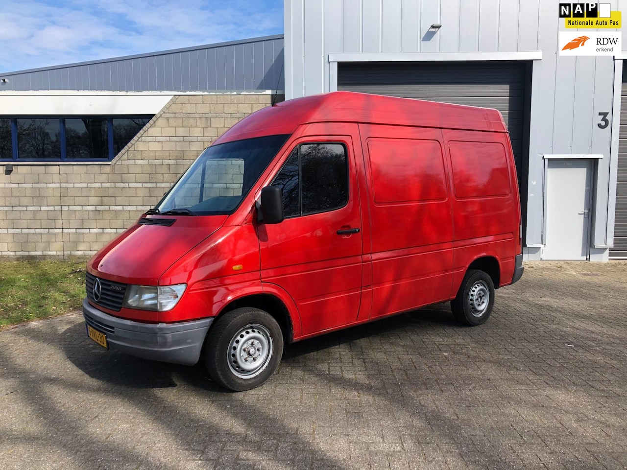 Mercedes-Benz Sprinter - 208D 208 LANG HOOG 1997 MANUEEL CLEAN CAR - AutoWereld.nl