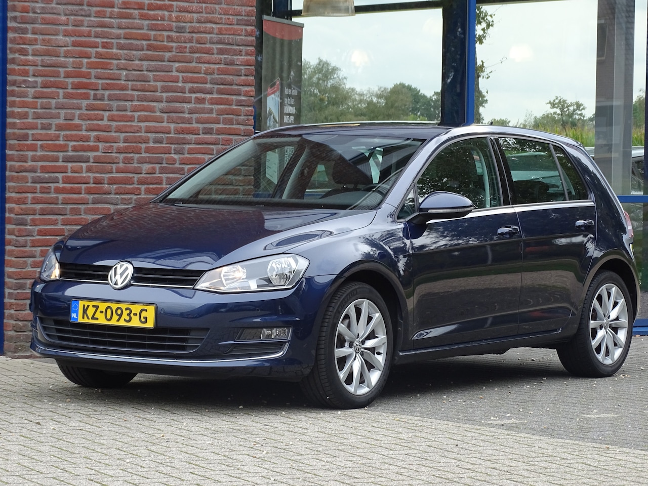 Volkswagen Golf - 1.2 TSI Connected Series HIGHLINE - AutoWereld.nl