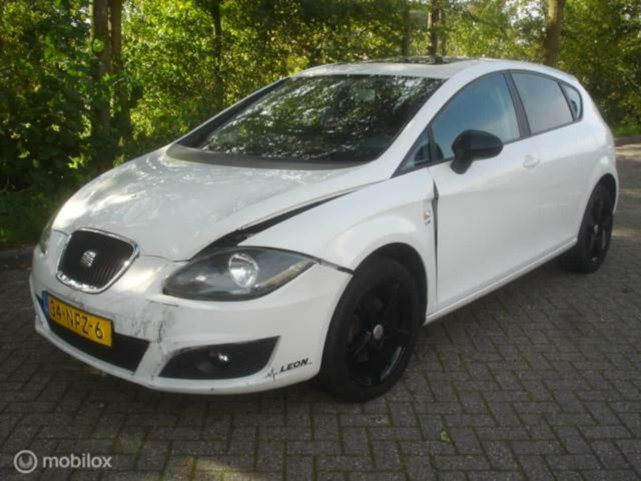 Seat Leon - 1.8 TFSI Sport Automaat - Airco - Rijdbare schade - AutoWereld.nl