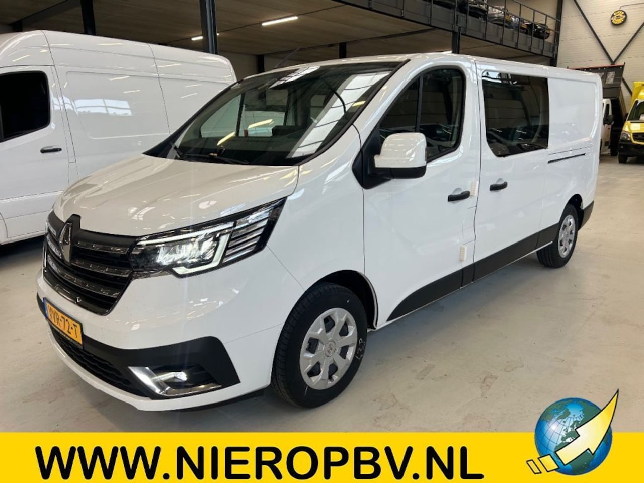 Renault Trafic - 2.0DCI 130 L2H1 Dubbelcabine Airco Cruisecontrol Nieuw - AutoWereld.nl