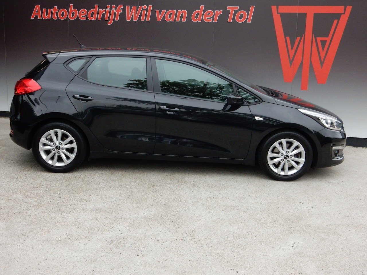 Kia Cee'd - 1.6 GDI FIRST EDITION | STOEL+STUUR VERW | 1e EIG | DEALER O-H | 12-2016 | ALL-IN!! - AutoWereld.nl