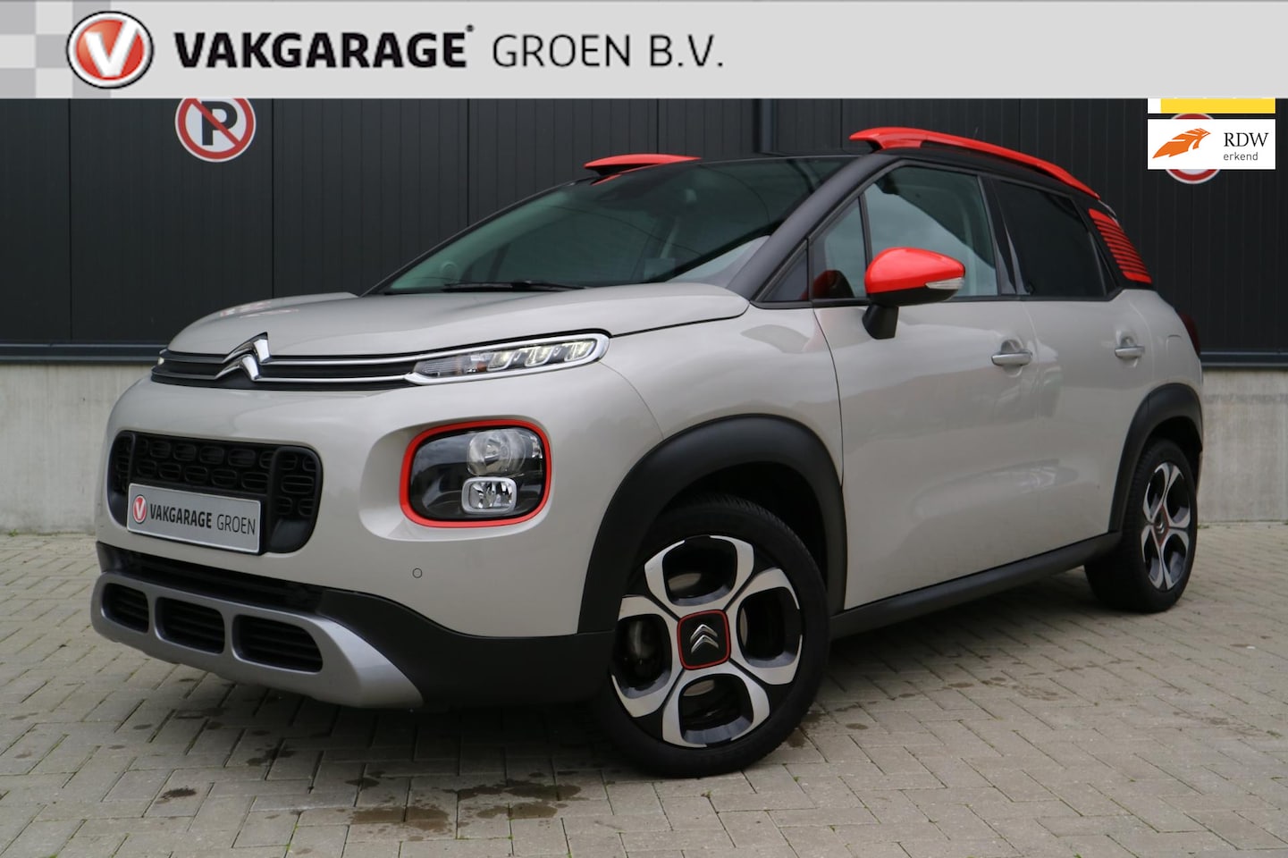 Citroën C3 Aircross - 1.2 131 PK PureTech Shine / Automaat / Navi / Cruise / Climate / Camera ! - AutoWereld.nl