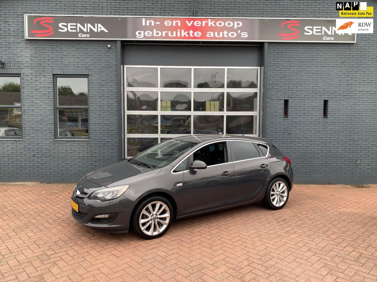 Opel Astra - 1.4 Edition - 18 inch - Airco - 2013 - Inr Mog !! - AutoWereld.nl