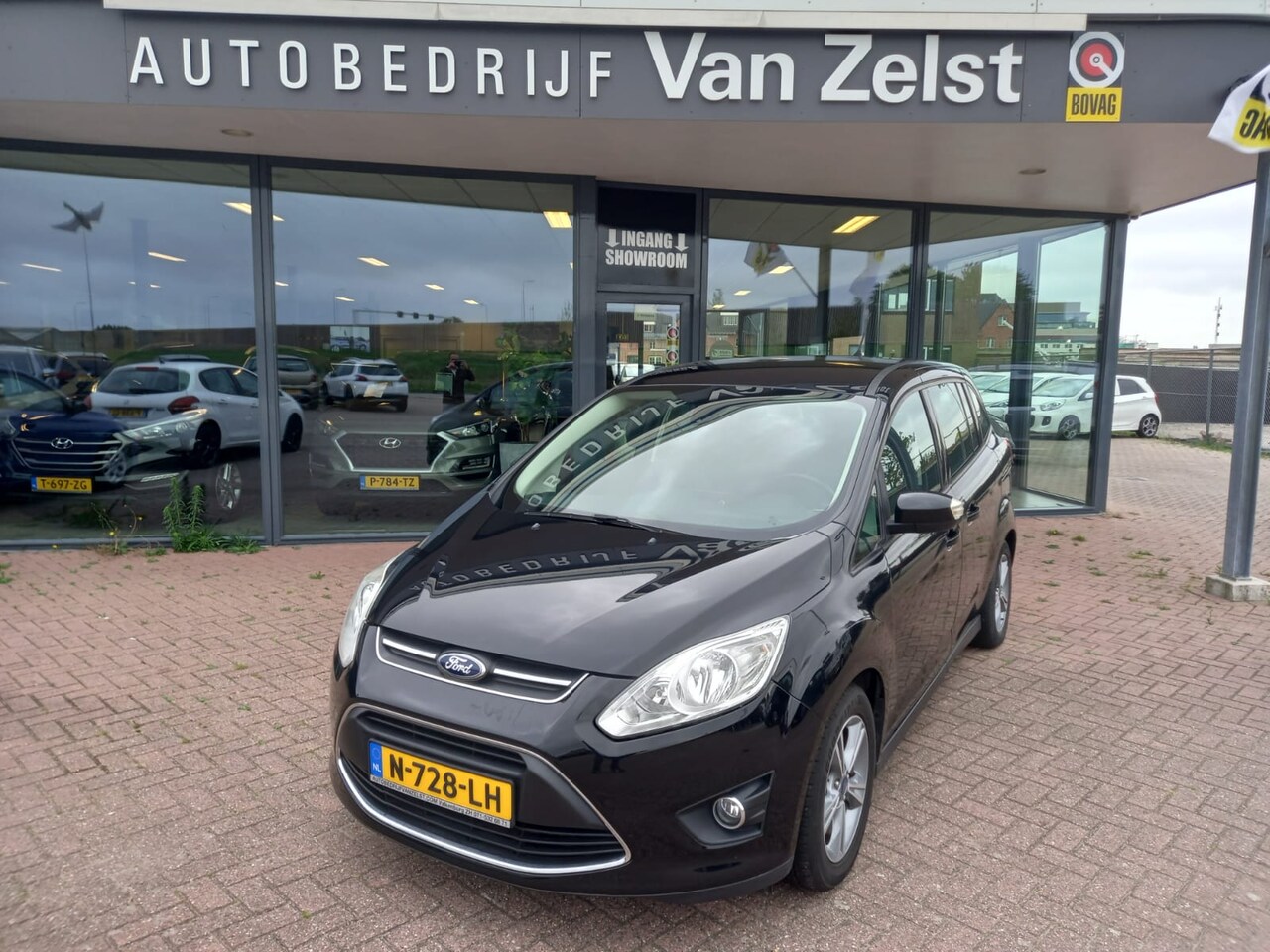 Ford Grand C-Max - 1.0 7 Pers. Airco, Multimedia voorbereiding, Bluetooth telefoonvoorbereiding, Stoelverwarm - AutoWereld.nl