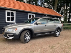 Volvo XC70 - 2.4 D5 Summum Volvo XC70 2.4D D5 158KW AWD Aut6 2012 Grijs ,NL auto.