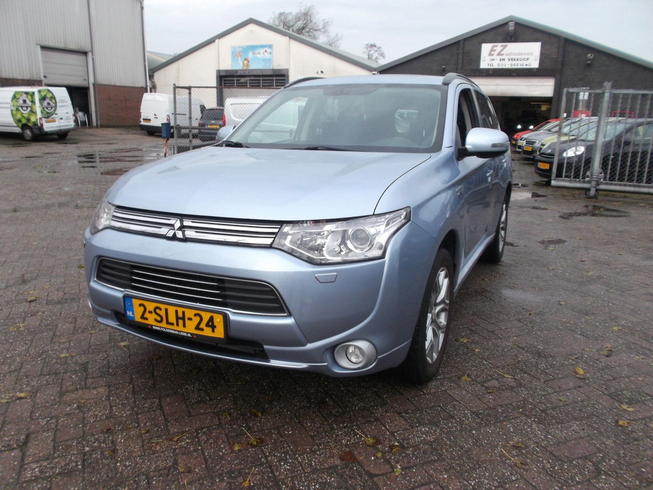 Mitsubishi Outlander - 2.0 PHEV Instyle airco navigatie - AutoWereld.nl